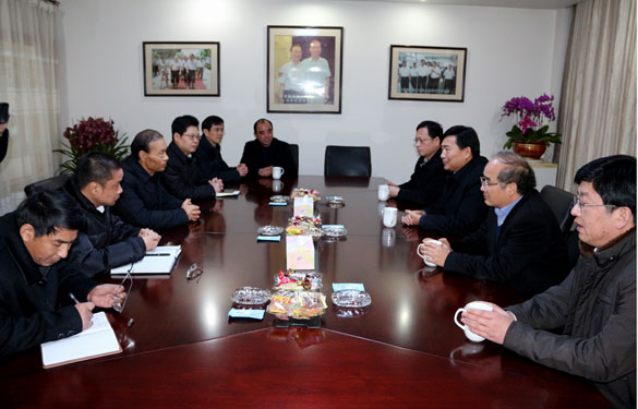 溧陽(yáng)市委書記盛建良一行來(lái)上上集團(tuán)走訪慰問(wèn)